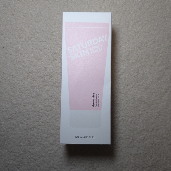 Saturday Skin Gentle Cleanser - Picture 4 of 7